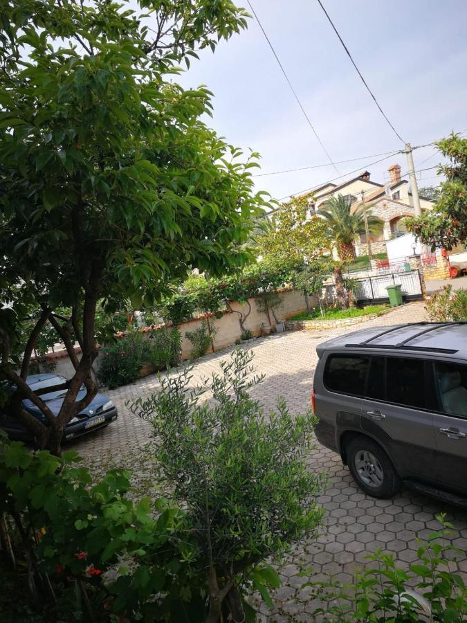 Apartment Dalmatini Tar-Vabriga ภายนอก รูปภาพ