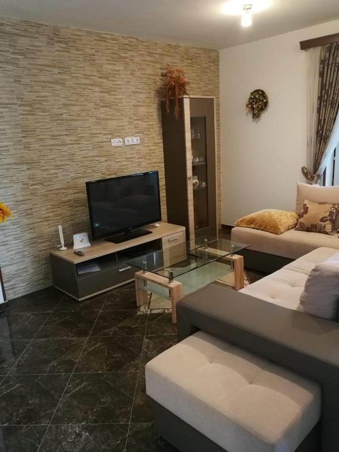 Apartment Dalmatini Tar-Vabriga ภายนอก รูปภาพ